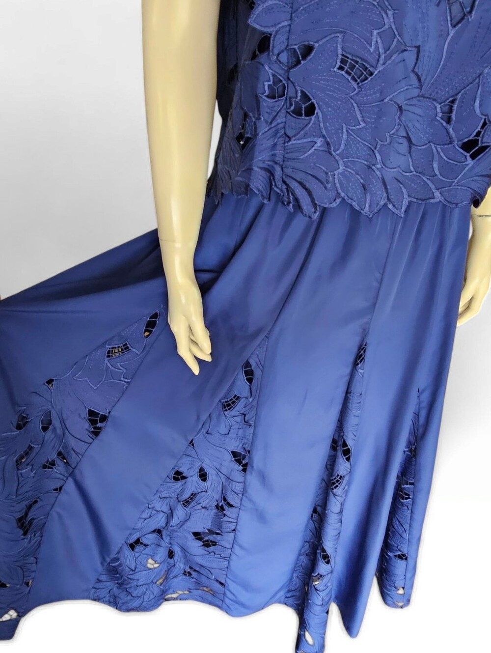 CHICO'S` 2 Pc Blue Lace Flutter Sleeve Top & Godet Maxi Eyelet Skirt S/M - Picture 4 of 12